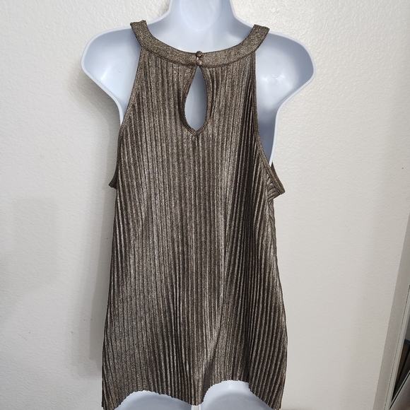 Torrid Pleated Metallic Knit High Neck Tank Size Medium - Picture 5 of 10